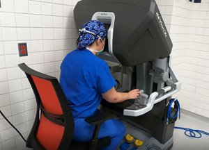 Dr. Elizabeth Gaida with da Vinci robot